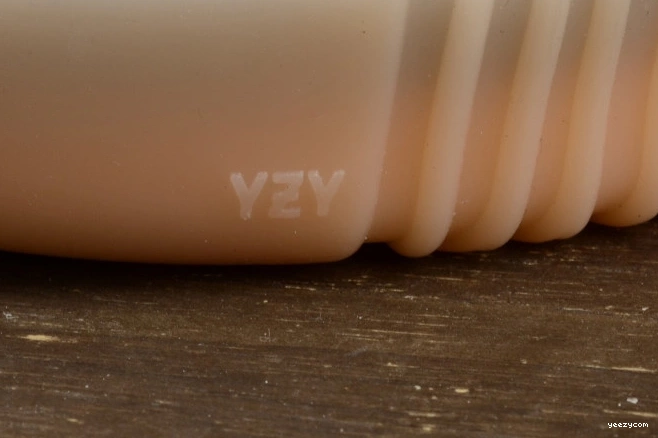 Boost adidas Brown BY2456 750 Light Yeezy 1123